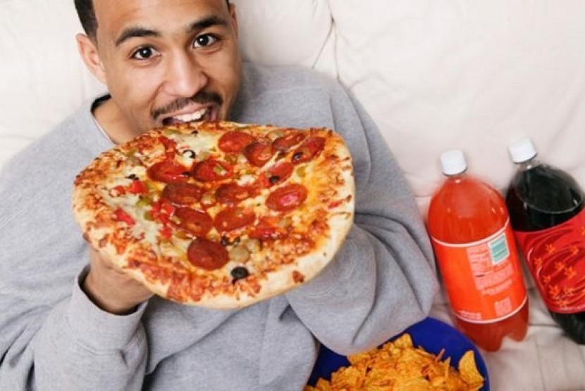 MENURUNKAN BERAT BADAN DENGAN MAKAN PIZZA