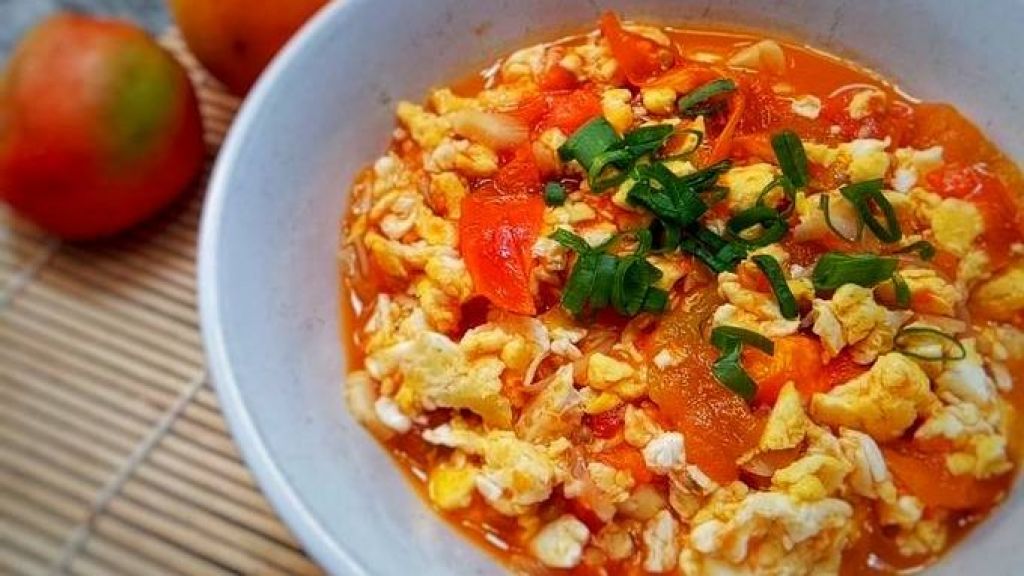 RESEP TELUR TOMAT MENU PRAKTIS UNTUK MAKAN MALAM